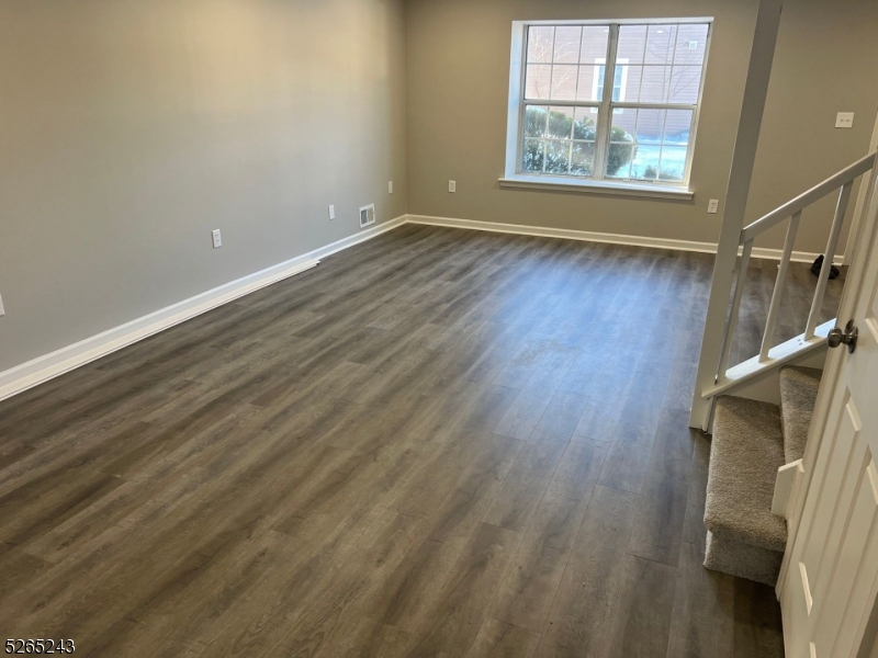 23 Nottingham Way Somerset, NJ 08873 - Photo 2 of 13