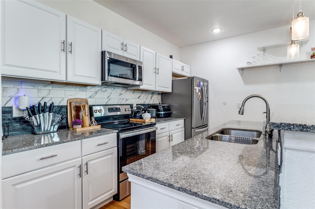 3121 Rutz Street Dallas, TX 75212 - Photo 8 of 24