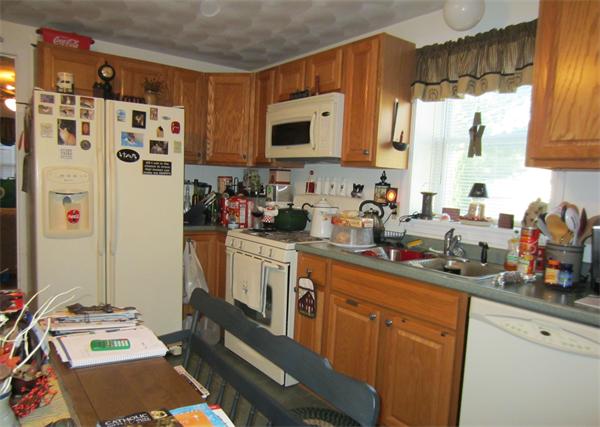 27 Roma Street Bristol, RI 02809 - Photo 11 of 13
