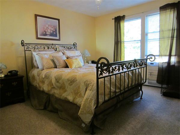27 Roma Street Bristol, RI 02809 - Photo 6 of 13