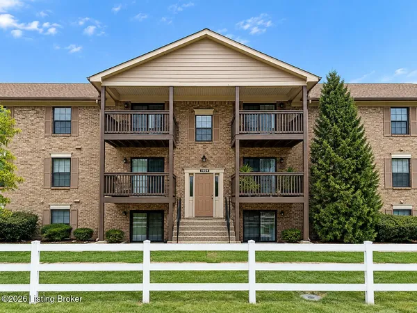 $1,195 | 9804 Whipps Mill Road, Unit 6, Louisville, KY 40223