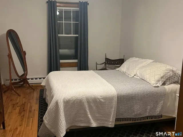 $2,000 | 28 Sugar Street, Unit B, Newtown, CT 06470