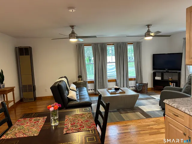 $2,000 | 28 Sugar Street, Unit B, Newtown, CT 06470