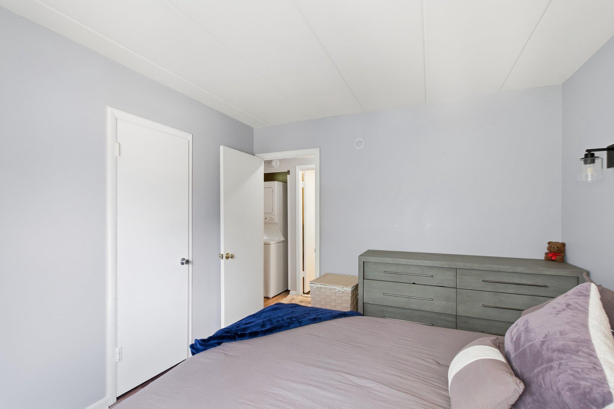 6220 Edsall Road, Unit 302 Alexandria, VA 22312 - Photo 19 of 32 Spacious 2nd Bedroom.