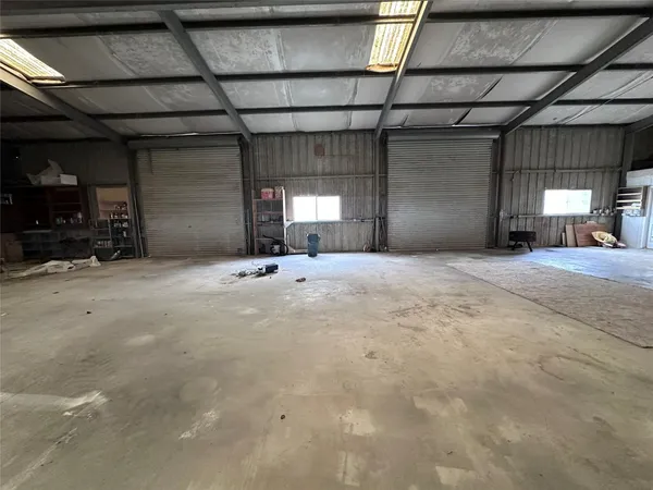 $2,000 | 1204 County Road 408, El Campo, TX 77437