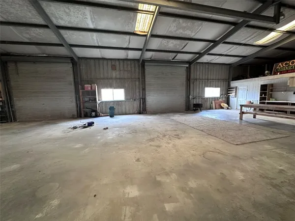 $2,000 | 1204 County Road 408, El Campo, TX 77437