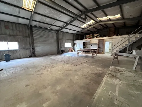 $2,000 | 1204 County Road 408, El Campo, TX 77437