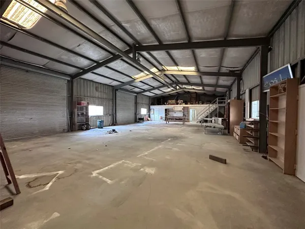 $2,000 | 1204 County Road 408, El Campo, TX 77437