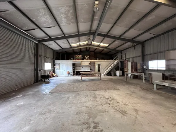 $2,000 | 1204 County Road 408, El Campo, TX 77437
