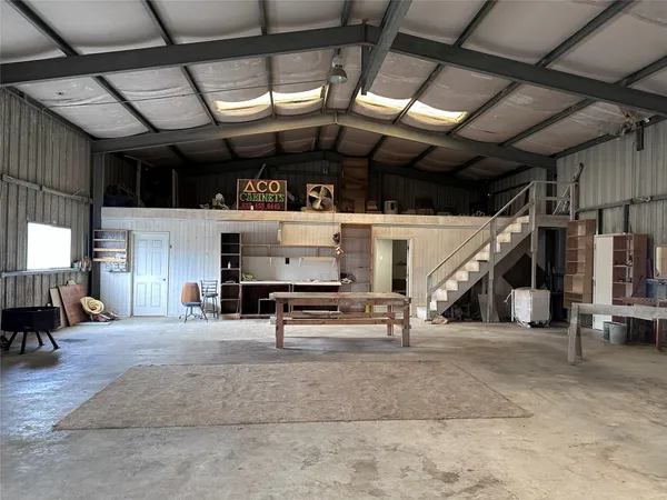 $2,000 | 1204 County Road 408, El Campo, TX 77437