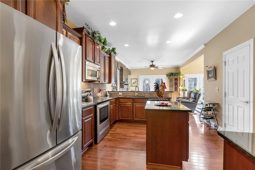 35 Port Tack Road Salem, SC 29676 - Photo 5 of 44 Beautiful kitchen with granite and stainless-steel