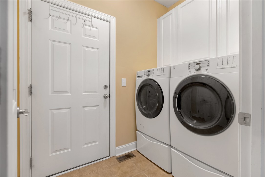 35 Port Tack Road Salem, SC 29676 - Photo 7 of 44 Laundry room