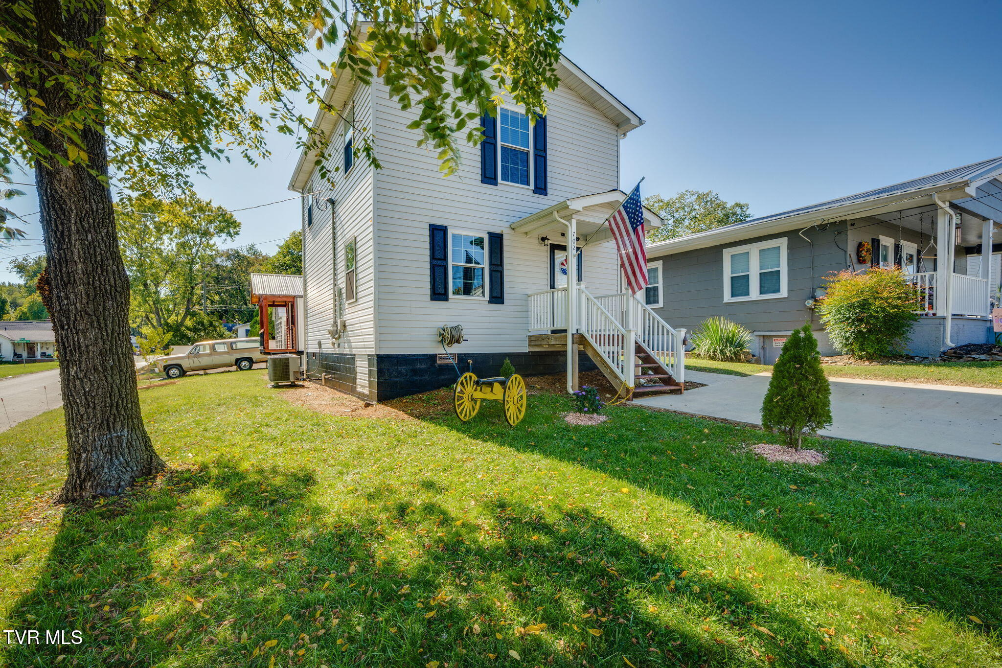 702 Riverside Avenue Kingsport, TN 37660 - Photo 1 of 30 003