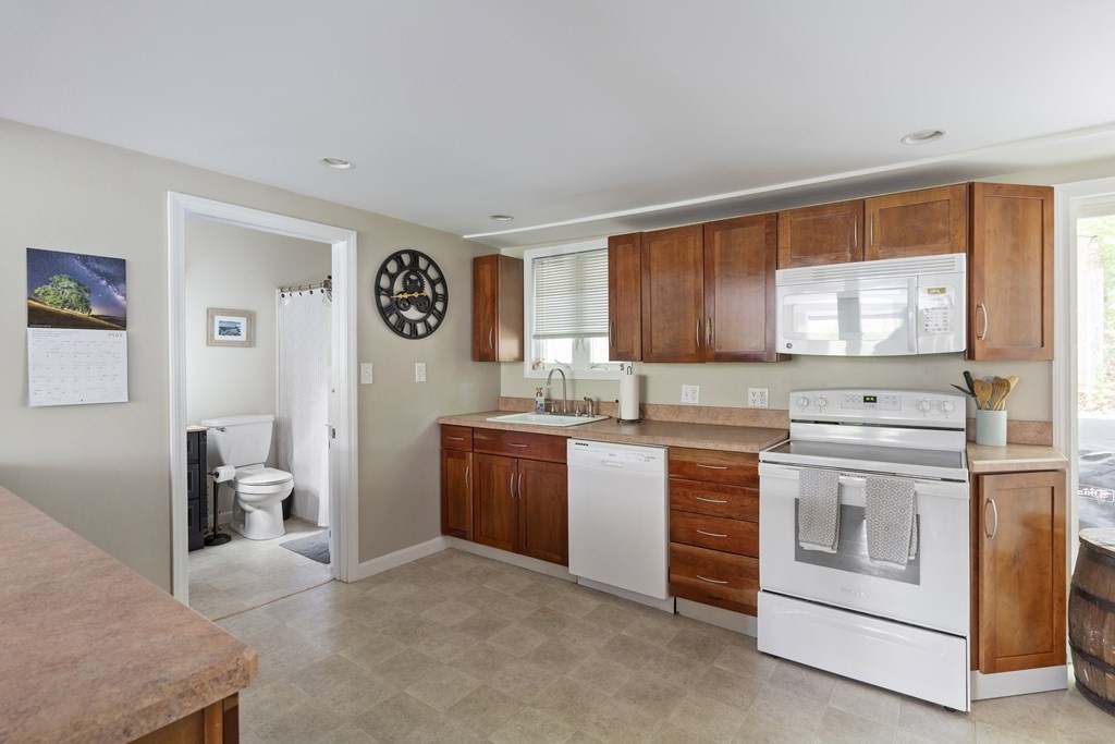 29 Riveredge Road North Billerica, MA 01862 - Photo 4 of 19 Gallery Image 4