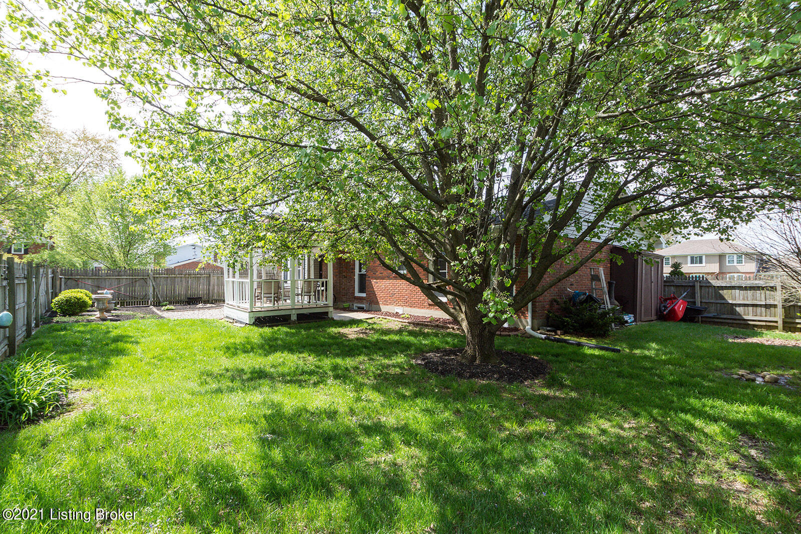 315 Moser Road Louisville, KY 40243 - Photo 22 of 39 View of Side Yard