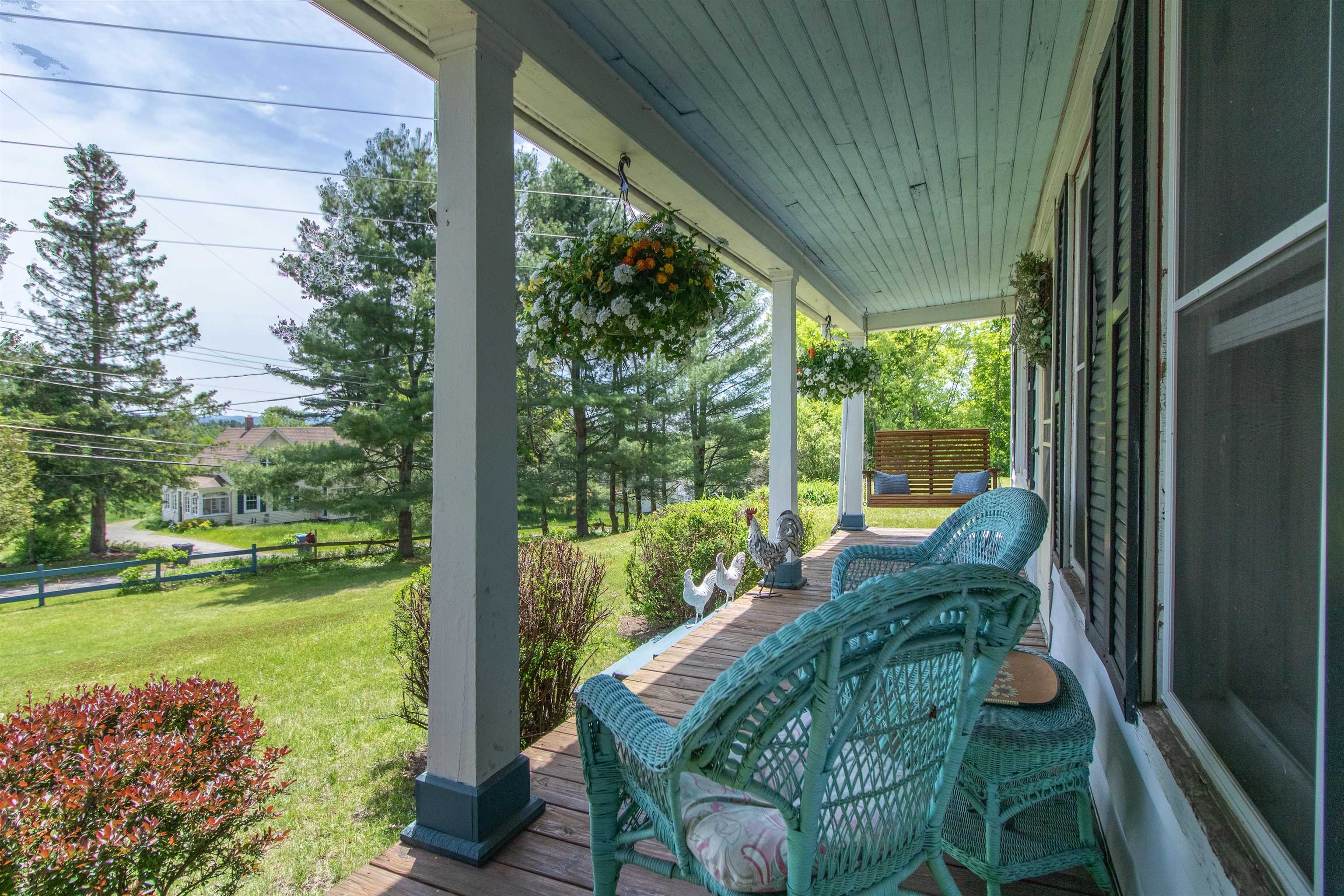 736 Pleasant Street Newport, VT 05855 - Photo 4 of 58