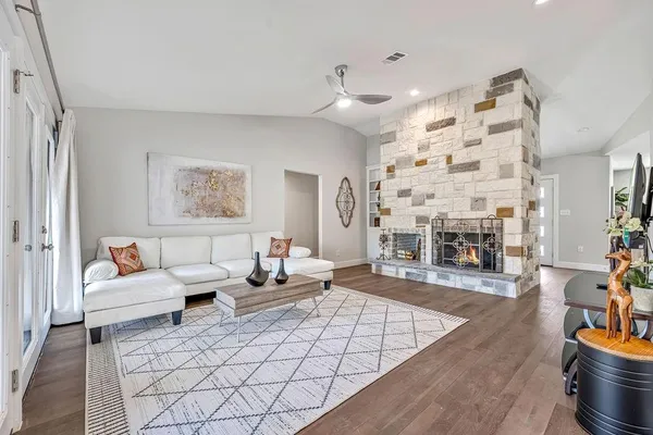 $3,995 | 3151 Kinkaid Drive, Dallas, TX 75220