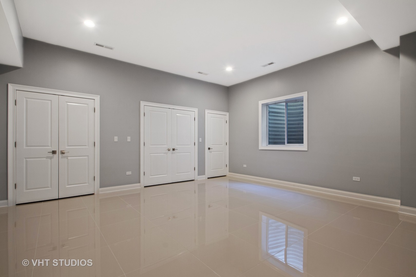 2800 Central Road Glenview, IL 60025 - Photo 19 of 31 a view of an empty room with a window