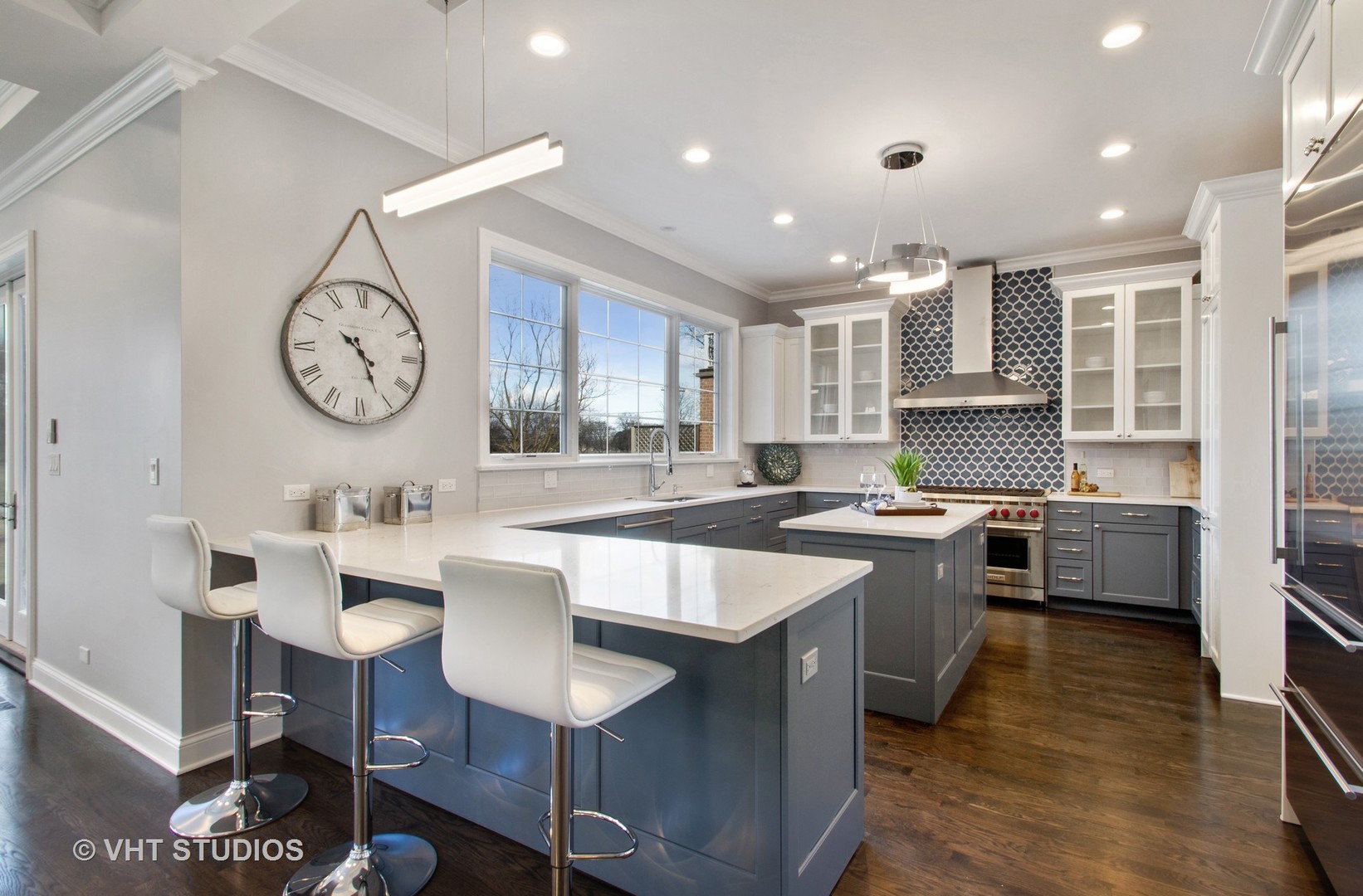 2800 Central Road Glenview, IL 60025 - Photo 5 of 31 a large kitchen with a table and chairs