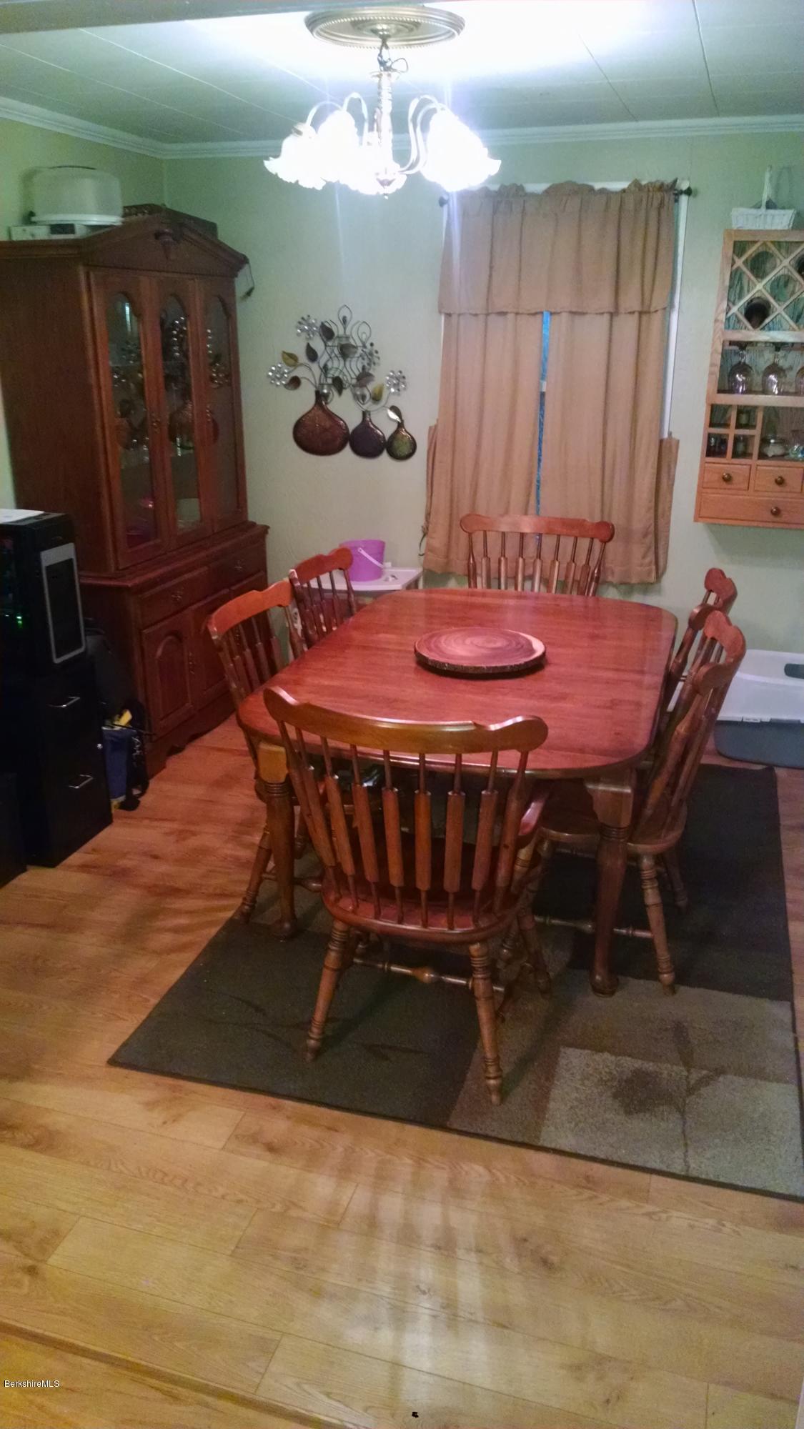 55 Pecks Road Pittsfield, MA 01201 - Photo 8 of 31 Dining