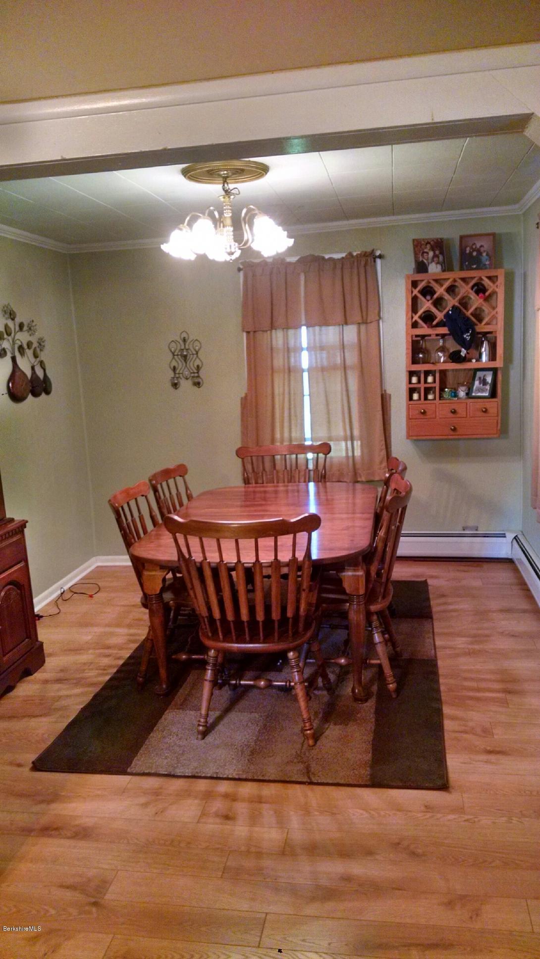 55 Pecks Road Pittsfield, MA 01201 - Photo 10 of 31 Dining