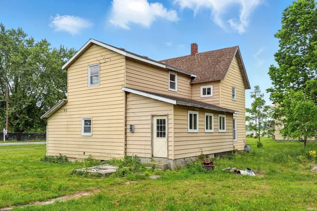 $190,000 | 4565 East Station Road, Roanoke, IN 46783