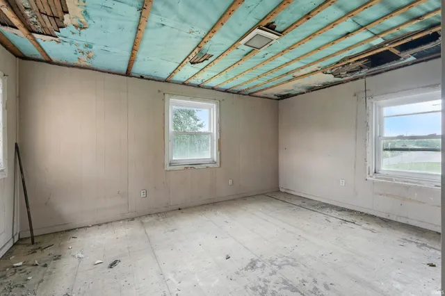 $190,000 | 4565 East Station Road, Roanoke, IN 46783