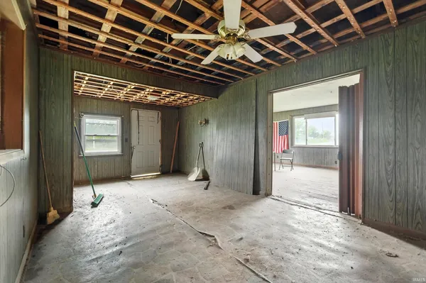 $190,000 | 4565 East Station Road, Roanoke, IN 46783