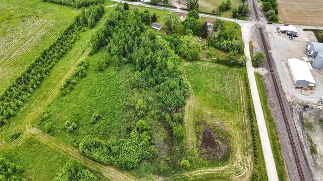 $190,000 | 4565 East Station Road, Roanoke, IN 46783