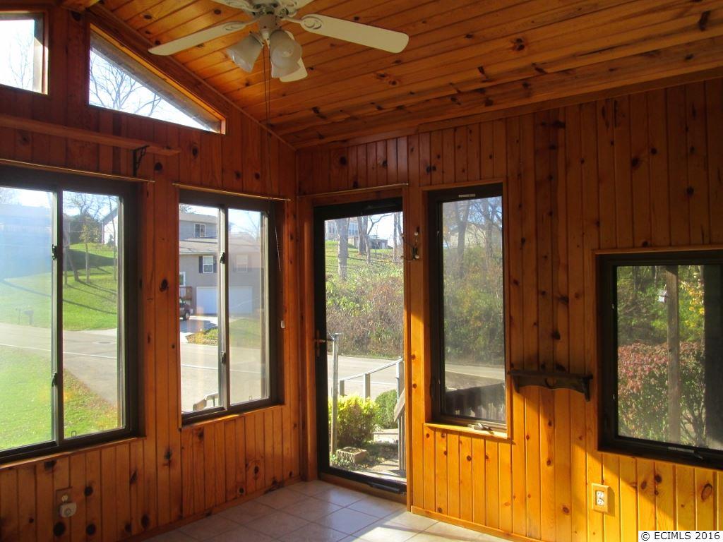 3160 Sheridan Road Dubuque, IA 52001 - Photo 8 of 25 Gallery Image 8