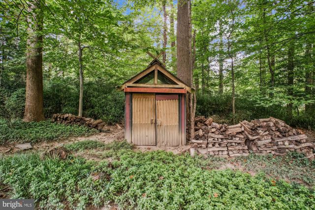 $1,244,000 | 3818 North Ridgeview Road, Arlington, VA 22207