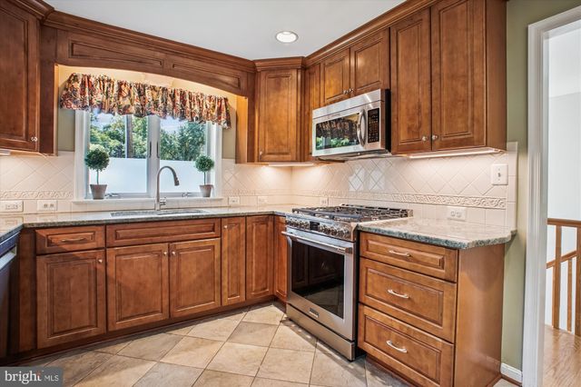 $1,244,000 | 3818 North Ridgeview Road, Arlington, VA 22207