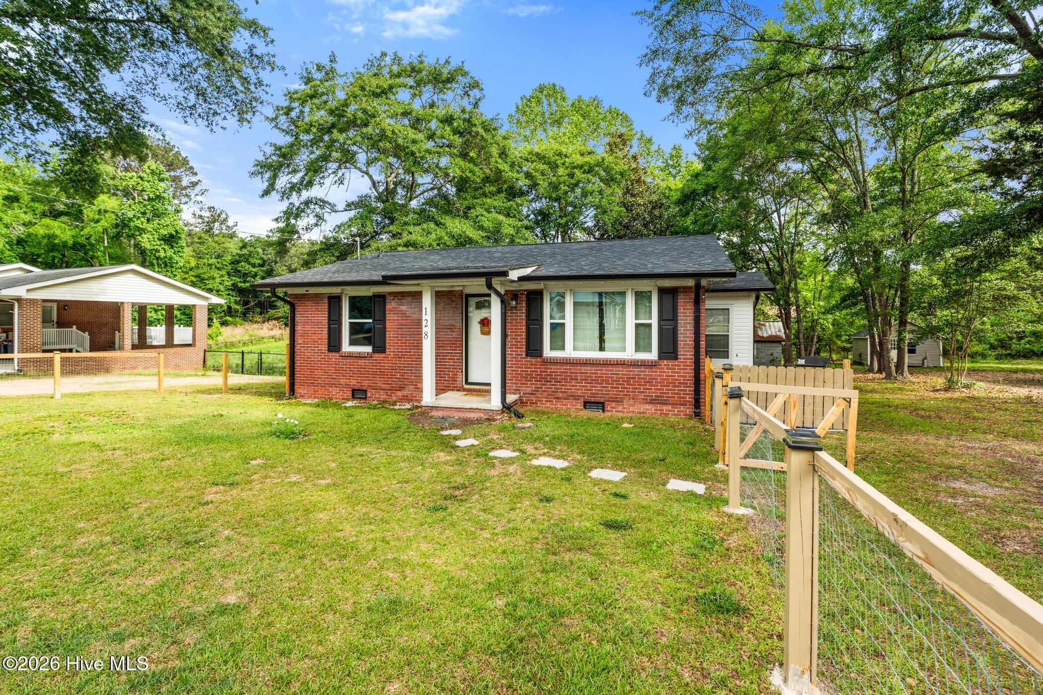 128 Parker Street Rockingham, NC 28379 - Photo 4 of 26 A7403467