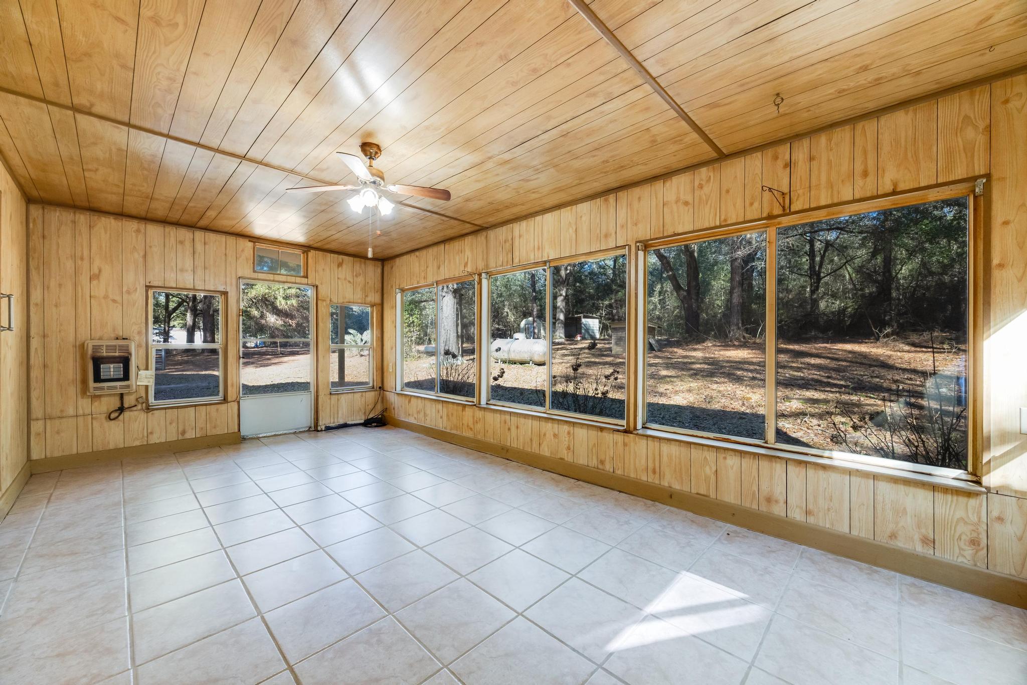 6359 Shangri La Road Crestview, FL 32539 - Photo 25 of 56 a view of a room with gym equipment