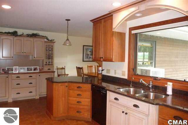 7647 South Shepherd Road Shepherd, MI 48883 - Photo 20 of 24 1773801-19.JPG