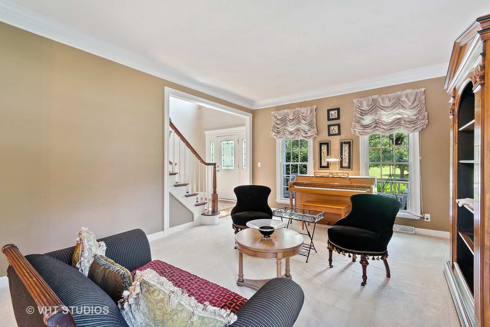 604 Chesapeake Road St. Charles, IL 60175 - Photo 4 of 21