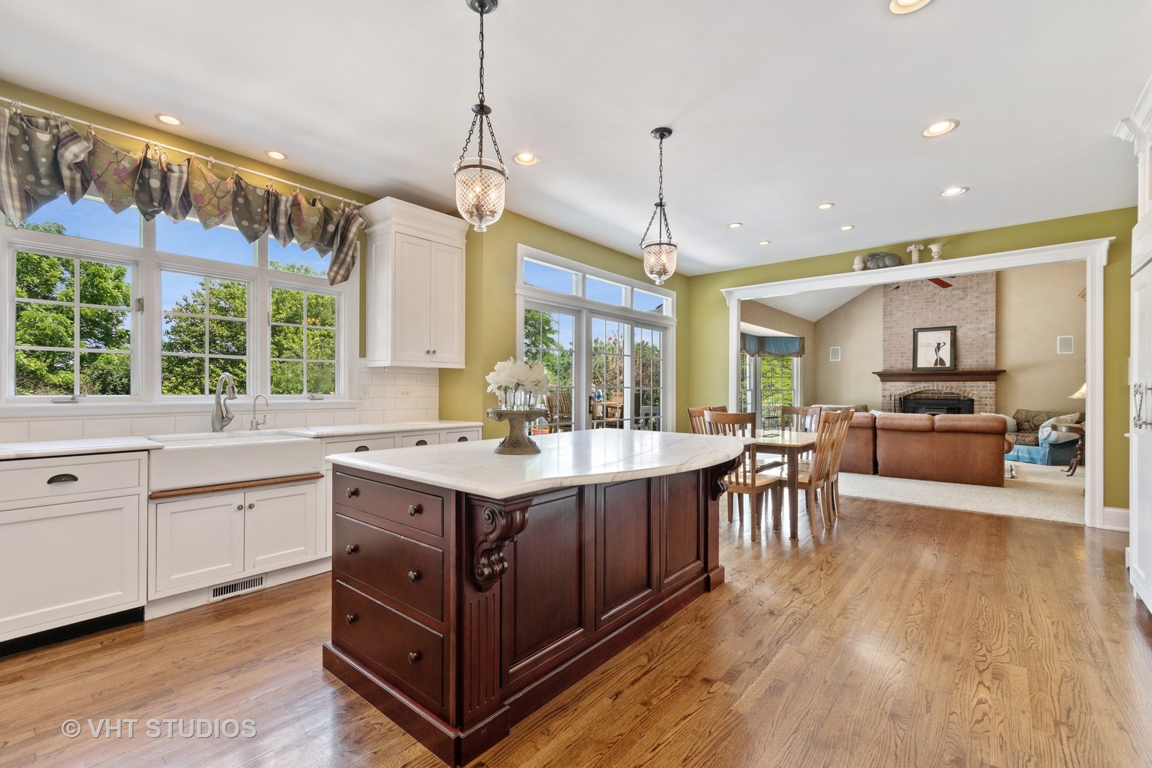 604 Chesapeake Road St. Charles, IL 60175 - Photo 5 of 21