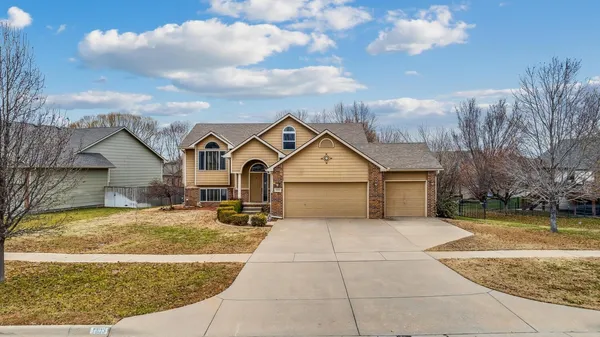 $260,000 | 1203 South Park Hill Street, Derby, KS 67037