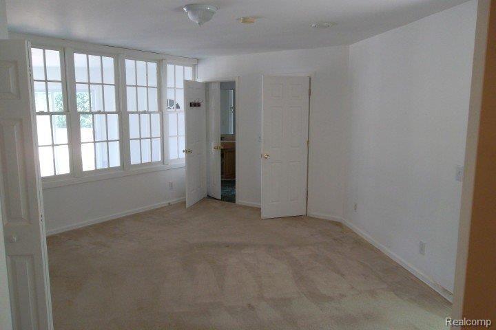 2267 East Long Lake Road Troy, MI 48085 - Photo 10 of 19 SAM_0759.JPG