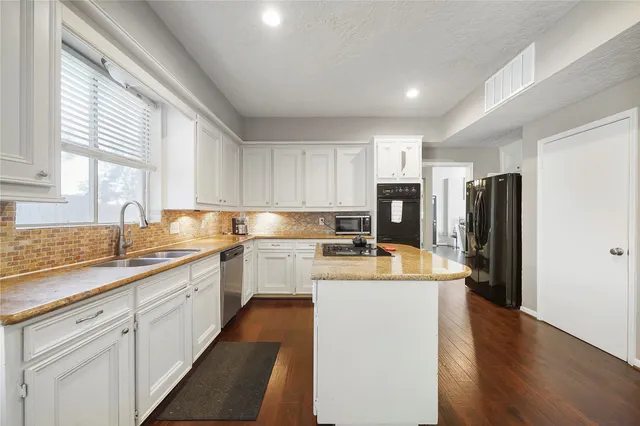 $370,000 | 14607 Muirfield Lane, Houston, TX 77095