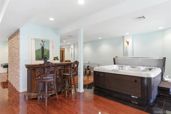 $2,835,000 | 50 Holiday Pond Road, Jericho, NY 11753