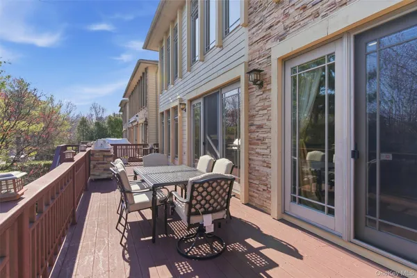 $2,835,000 | 50 Holiday Pond Road, Jericho, NY 11753