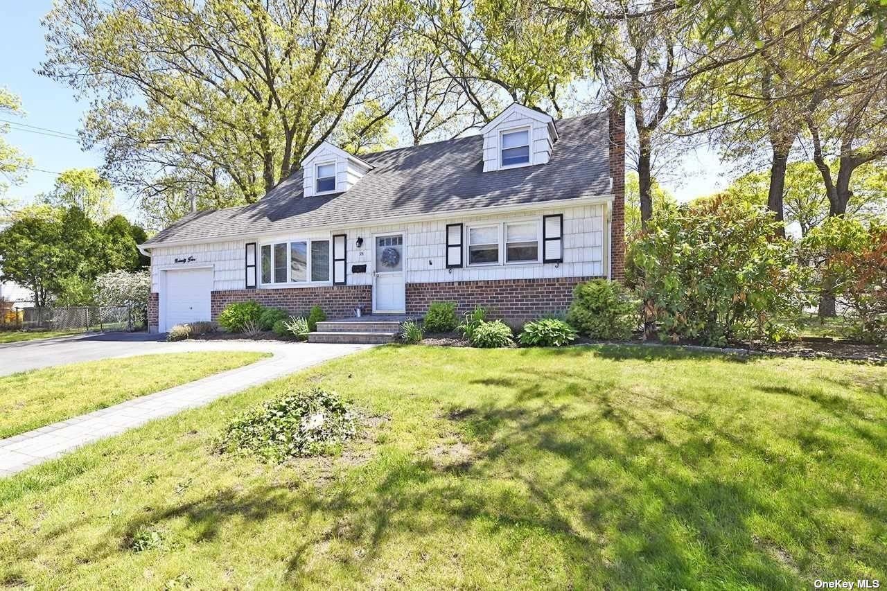 95 Roosevelt Avenue, Massapequa Park, NY 11762 Compass