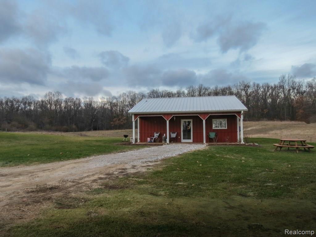 21390 Spears Road Pinckney, MI 48169 - Photo 1 of 17 IMG_4450-2.jpg