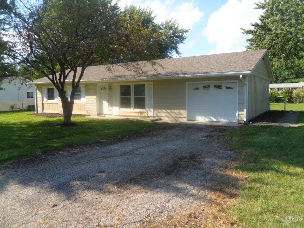 2529 Ridgeway Drive Fort Wayne, IN 46816 - Photo 2 of 10