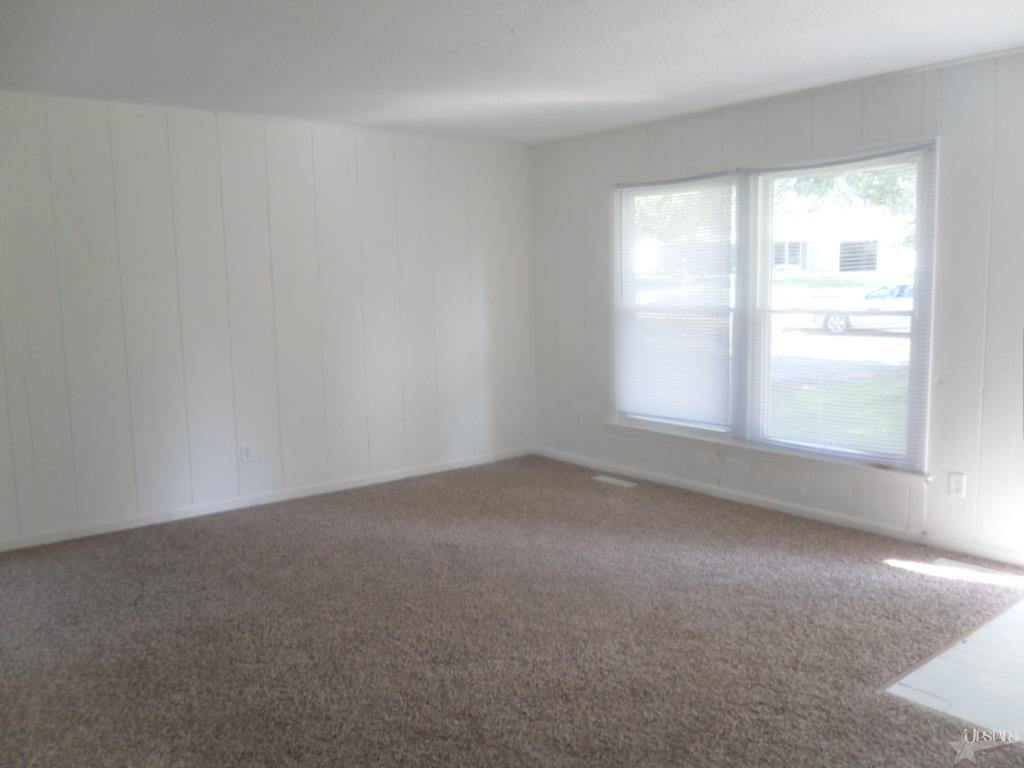 2529 Ridgeway Drive Fort Wayne, IN 46816 - Photo 4 of 10