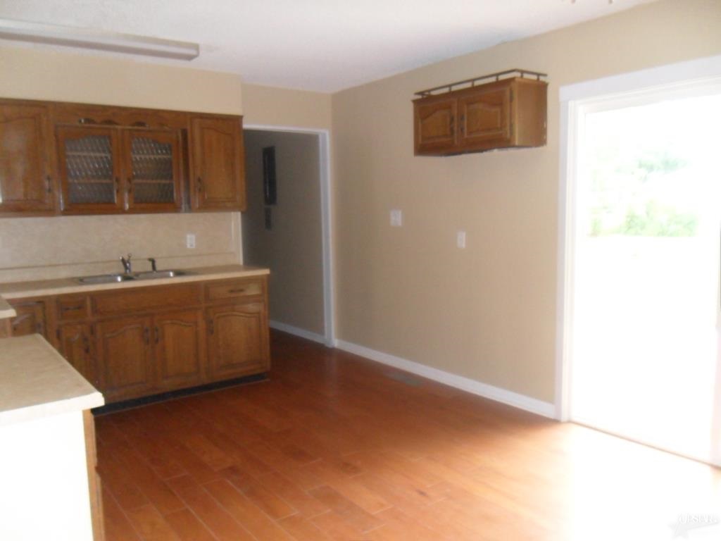 2529 Ridgeway Drive Fort Wayne, IN 46816 - Photo 5 of 10