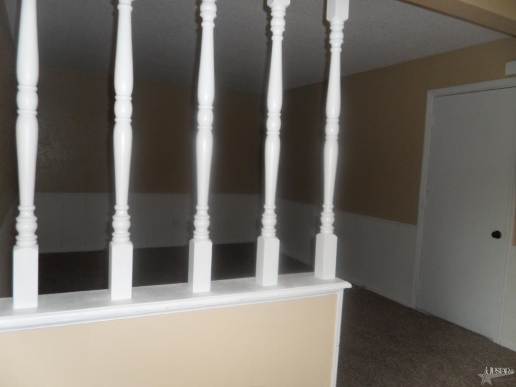 2529 Ridgeway Drive Fort Wayne, IN 46816 - Photo 9 of 10