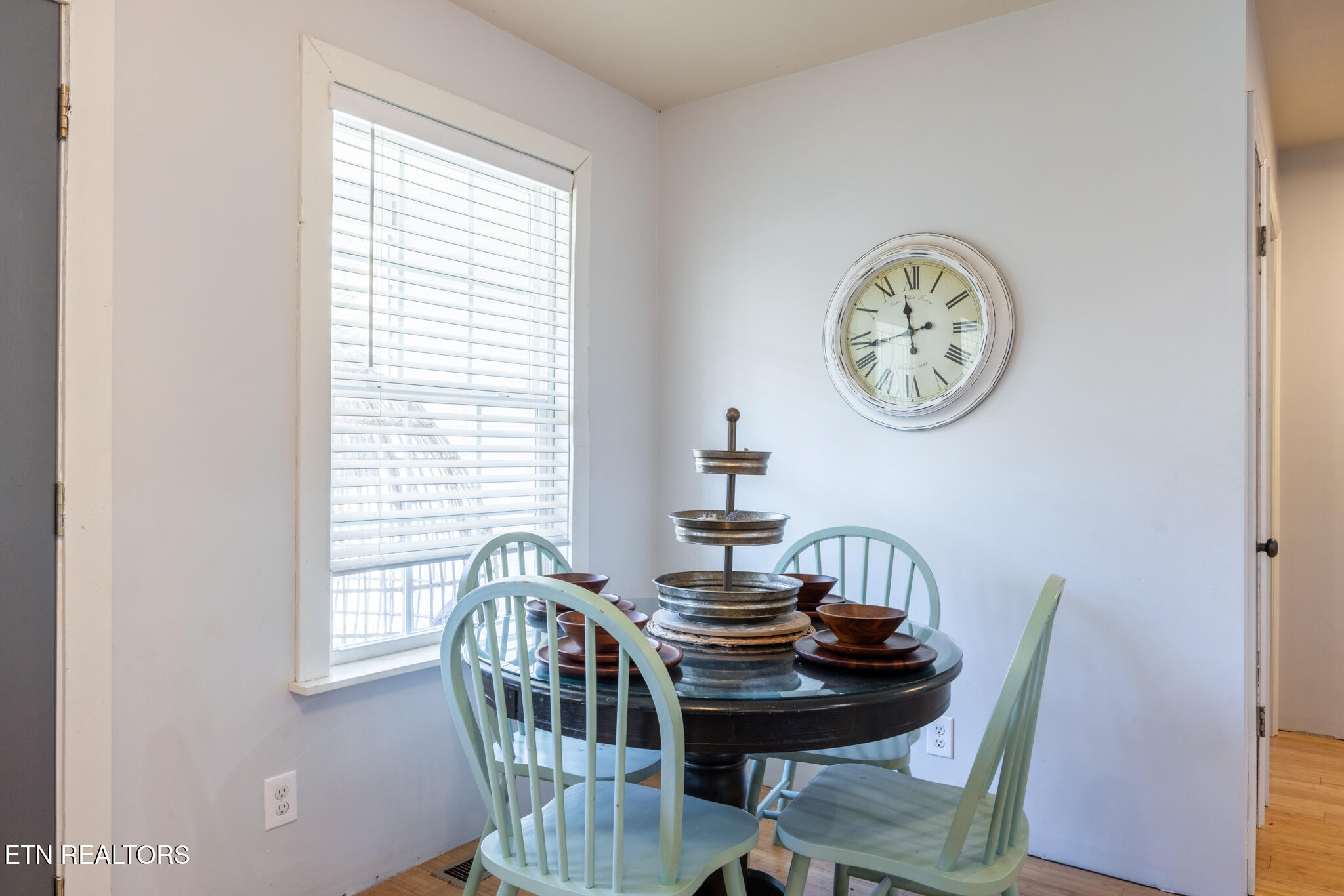 196 Akins Road Tellico Plains, TN 37385 - Photo 5 of 26 005