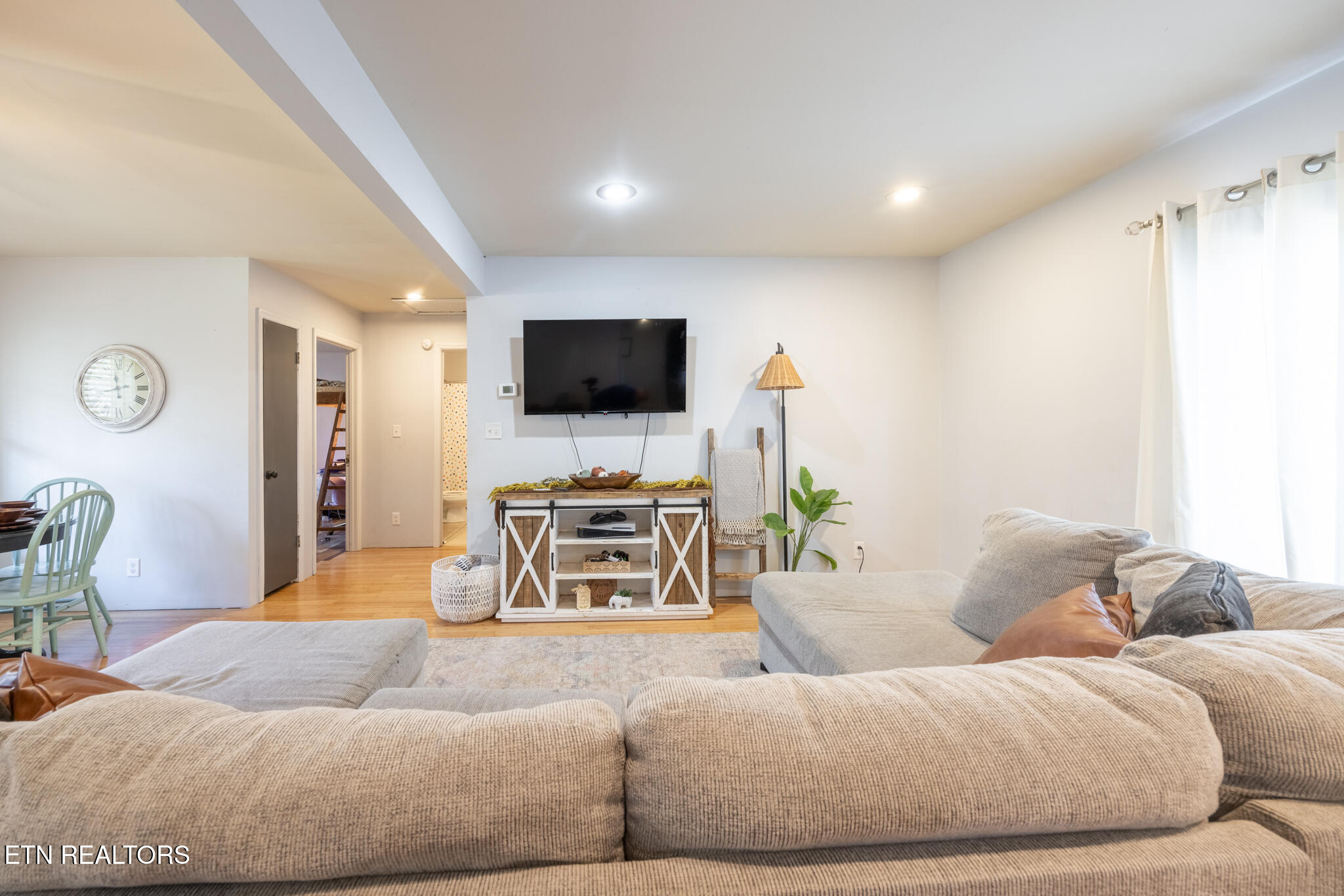 196 Akins Road Tellico Plains, TN 37385 - Photo 9 of 26 009